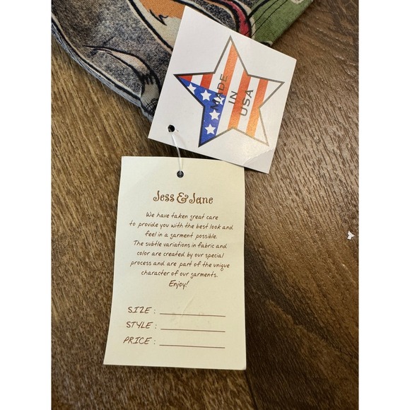 Jess & Jane Bow Wow Dog Graphic V-Neck Top 100% Cotton Black XL Made USA New - Picture 5 of 16